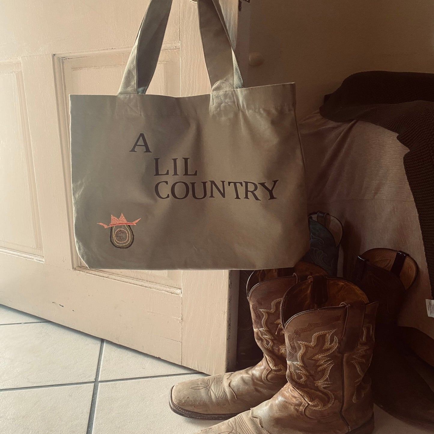 Lil Country Lil Crunchy embroidered tote bag